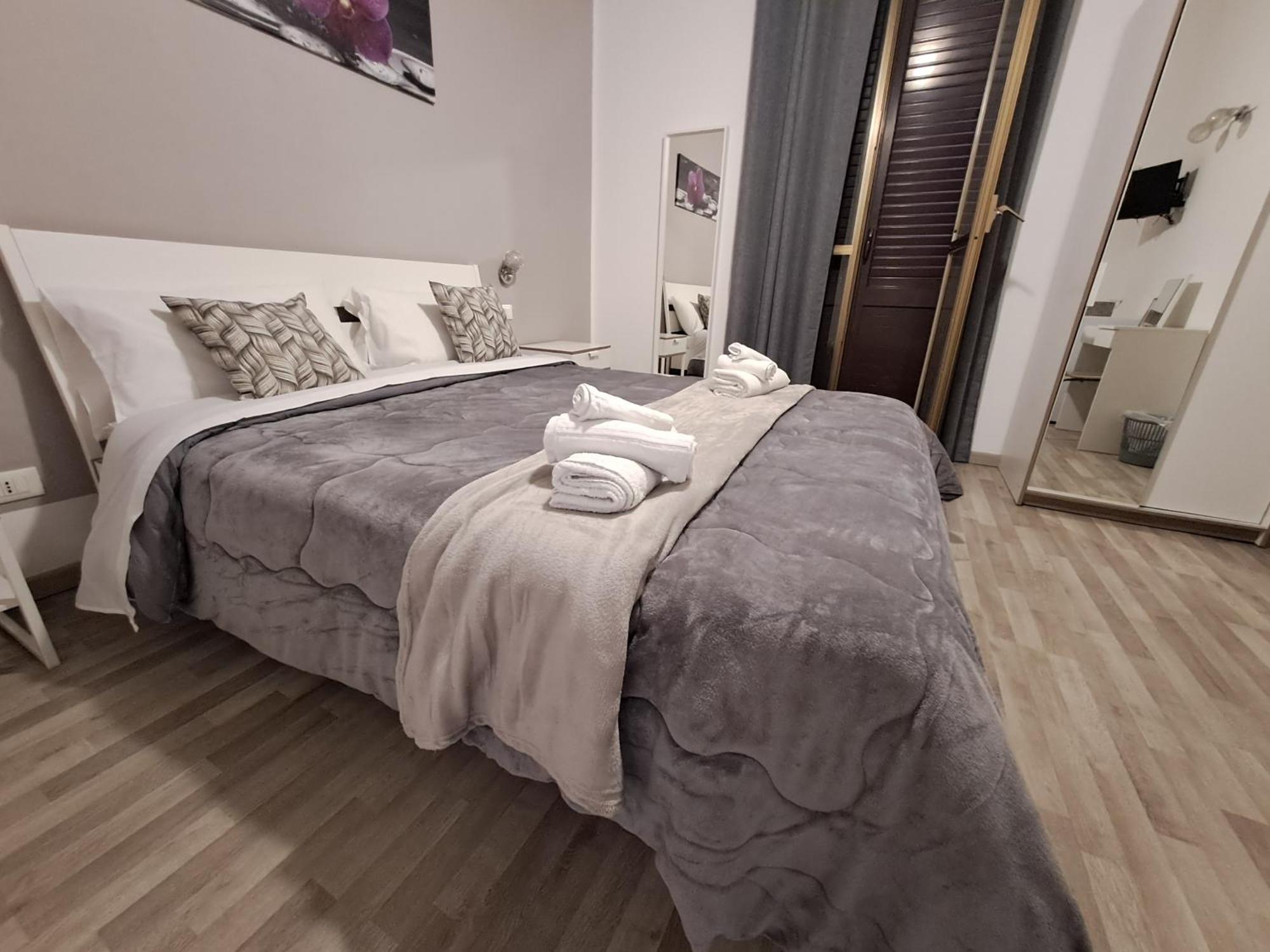Bed and breakfast Bedroom La Stazione